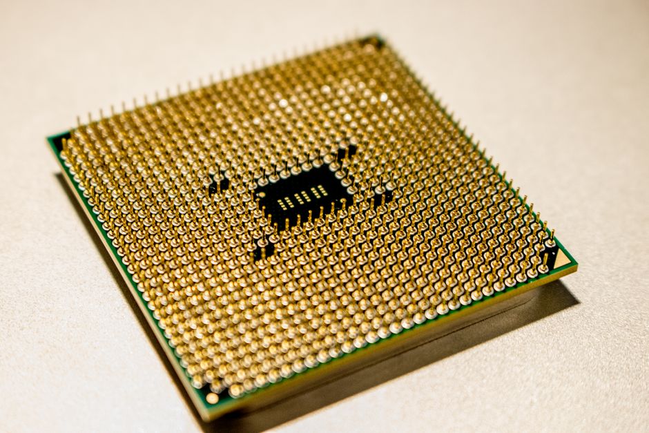 Windows Server 2025 CPU suddenly at 100%: fix the VirtIO and power settings on Proxmox