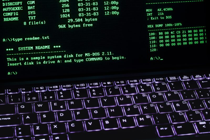 Fix ‘Must be connected to a terminal’ when attaching screen inside a Proxmox LXC container