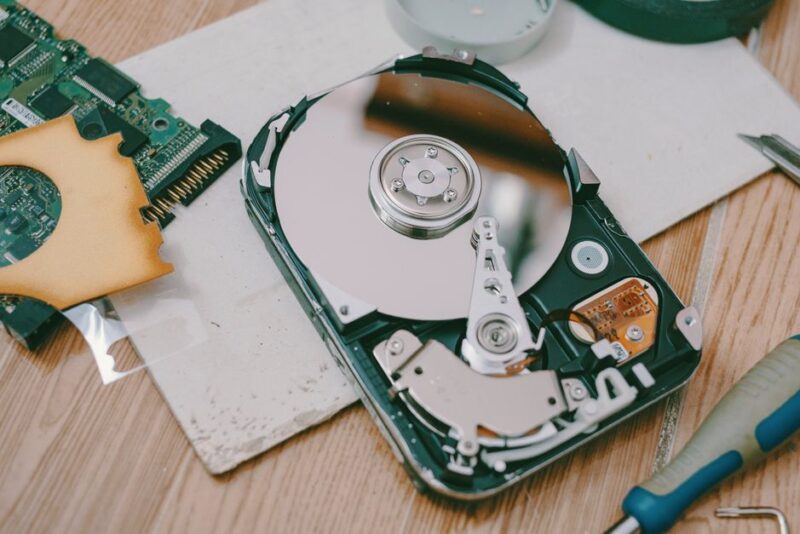 Proxmox installation stuck on 3% Creating LV’s: fix the installer hang