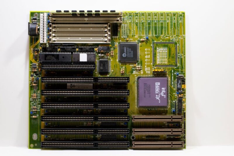 Should I Install Proxmox on My 4TB SSD RAID 5 Setup? No, Use a Separate Boot Disk